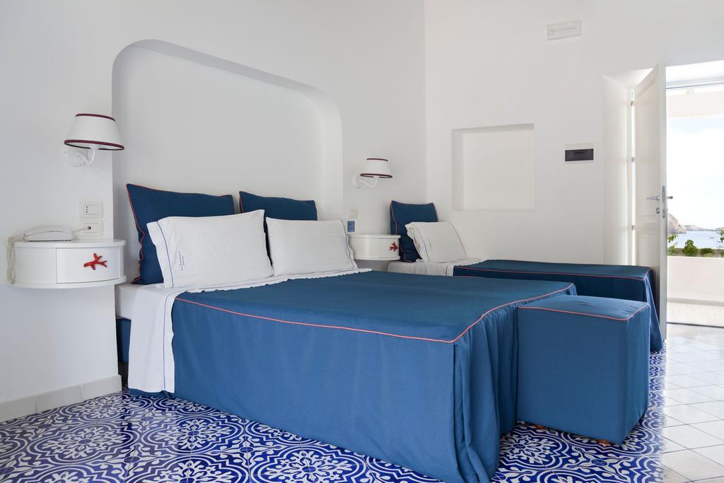 Hotel La Terrazza Panarea Room photo